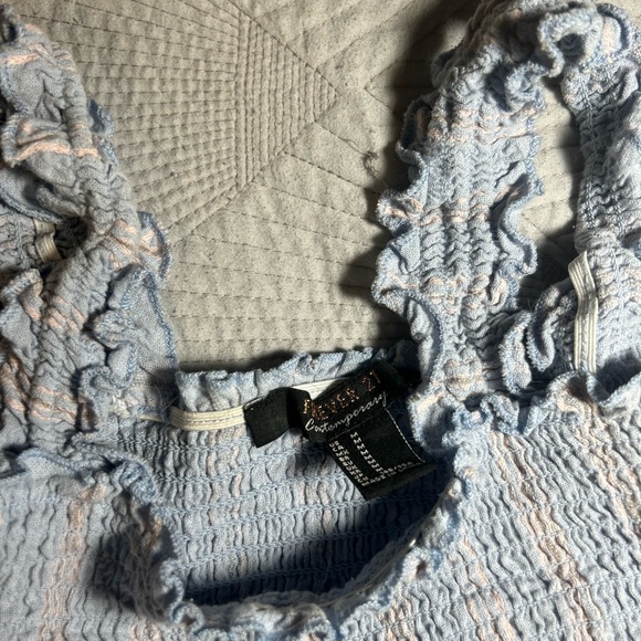 Forever 21 light blue top - Picture 2 of 2